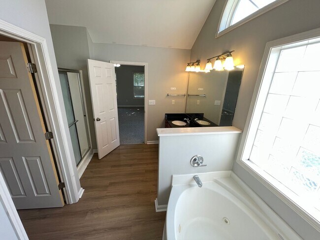 Building Photo - 10704 Copper Ridge Dr