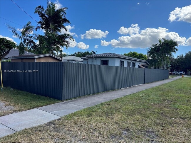 Building Photo - 189 Glendale Dr