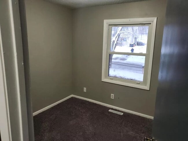 Building Photo - 616 E Hackley Ave