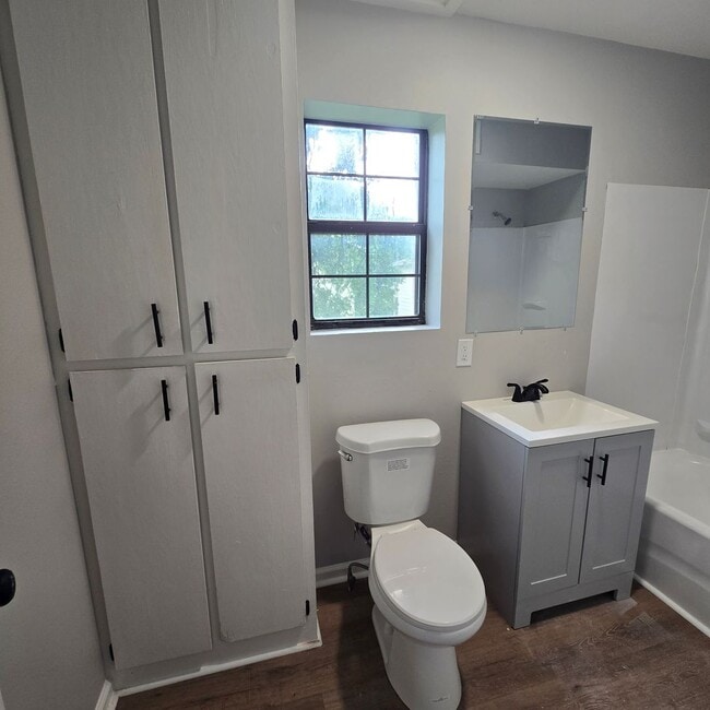 Building Photo - Completely Remodeled • 2/1 Duplex in Heber...
