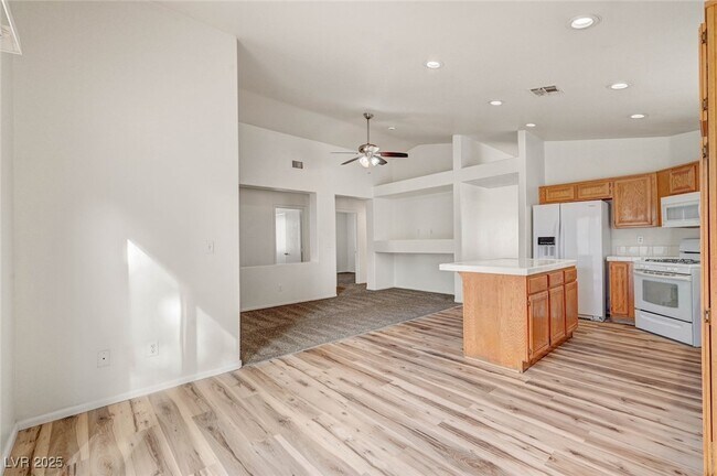 Building Photo - 9573 Paradise Rd