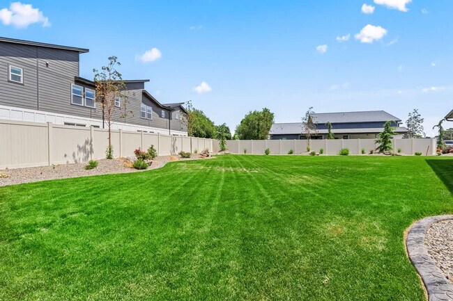 Building Photo - 303 CM Rdg Ln