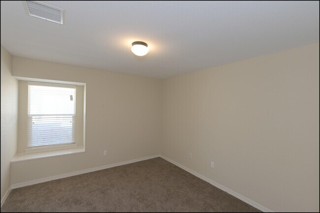 Building Photo - 3131 Red Orchard Dr