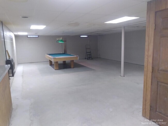 Building Photo - 5383 Textile Rd