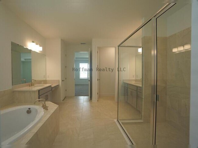 Building Photo - Stunning 5-Bedroom Lakeview Home in River Landing, Wesley Chapel