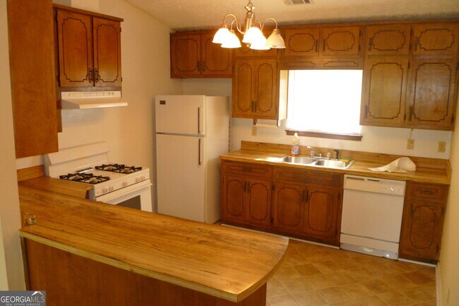 Building Photo - 6627 Bent Creek Dr