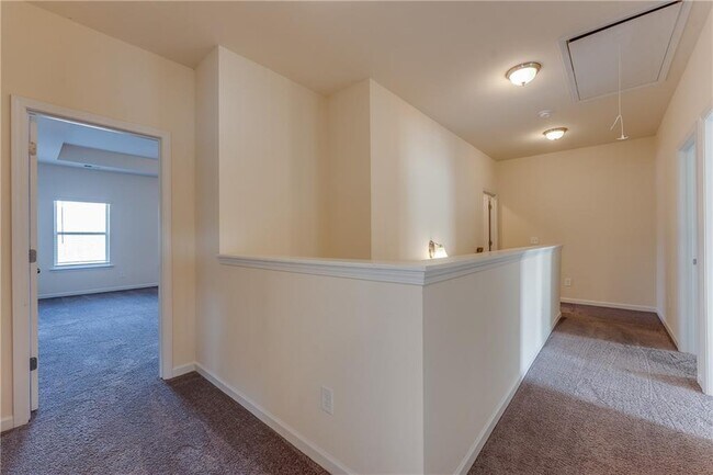 Building Photo - 5317 Burrus Ln