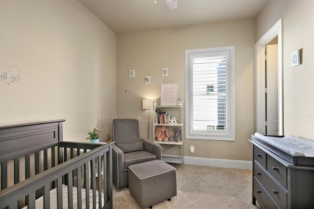 Building Photo - 640 S Pearl Expy