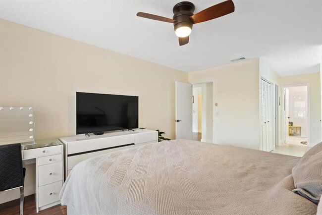 Building Photo - 6734 Bridlewood Ct