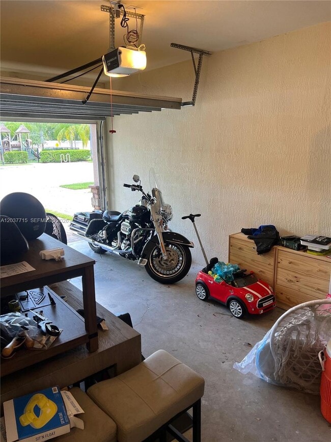 Building Photo - 280 Las Brisas Cir