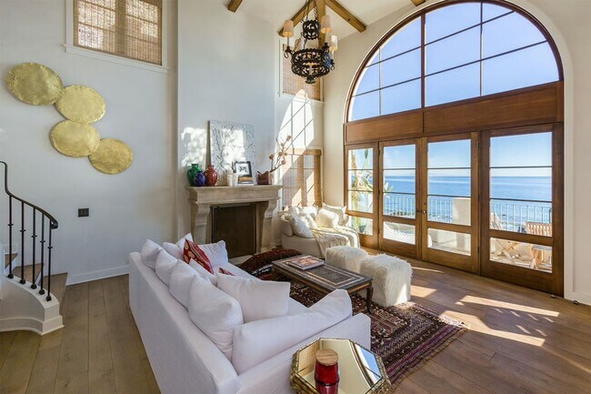 Building Photo - Architectural Beachfront Retreat on Las Fl...