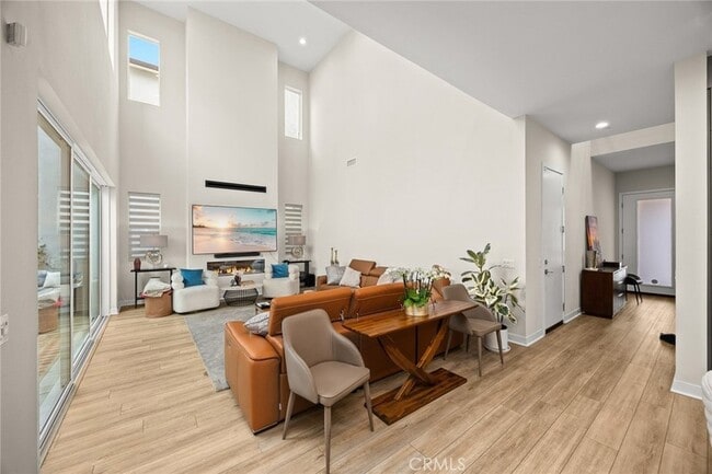 Building Photo - 478 Sycamore Dr