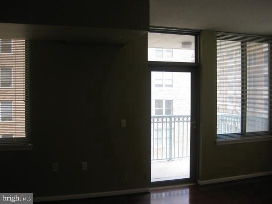 Building Photo - 851 N Glebe Rd