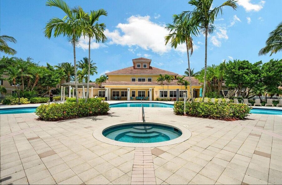 Building Photo - 6556 Emerald Dunes Dr