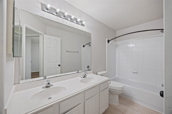 Building Photo - 19718 Gable Woods Dr