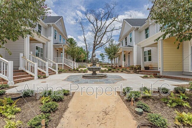 Building Photo - 105 Remount Way