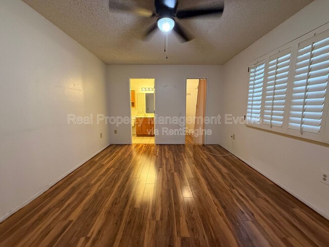 Building Photo - 17026 N 96th Ave