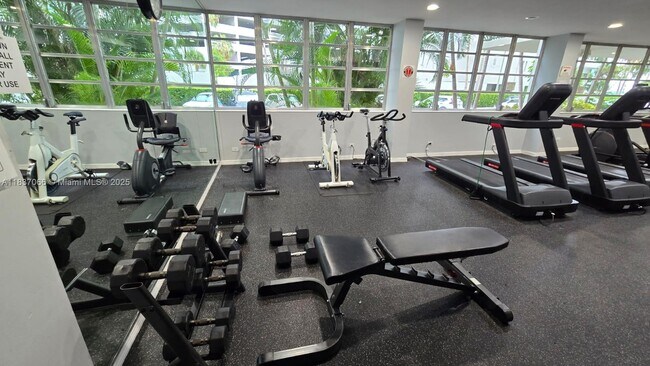Building Photo - 1408 Brickell Bay Dr