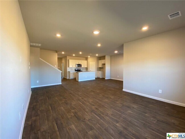 Building Photo - 154 Solitude Dr