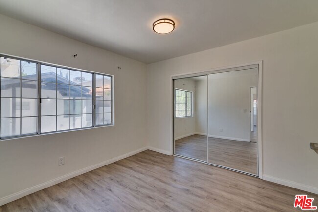 Building Photo - 15013 Hartsook St