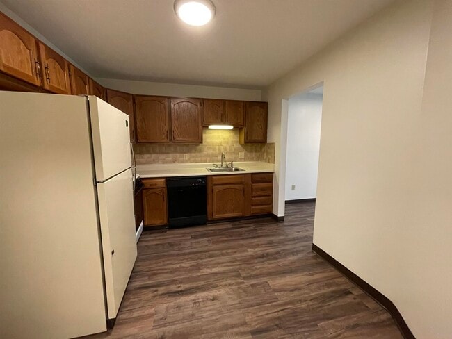 Building Photo - 379 Huse Rd