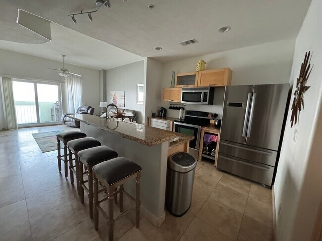 Building Photo - 9420 Seawall Blvd