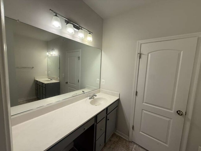 Building Photo - 5912 Whitehurst Ln