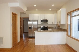 Building Photo - 2847 N Rockwell-2