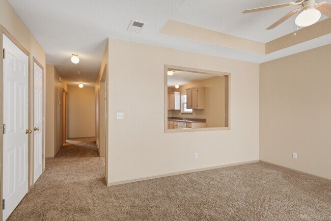 Building Photo - 2 bedroom 1.5 bath in Oak Grove-Available in July