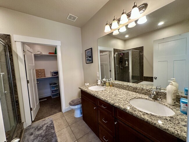 Building Photo - 1973 Park Rim Way