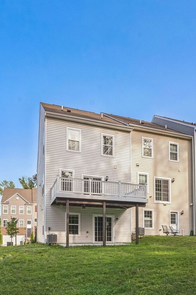 Building Photo - 23853 Myrtle Glen Way