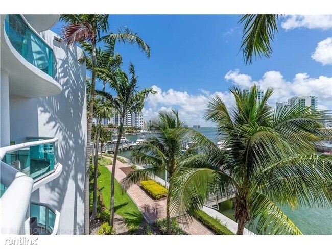 Building Photo - 7918 Harbor Island Dr