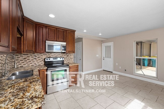 Building Photo - 4281 Silver Dove Way