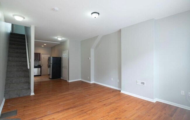 Building Photo - 1326 S Mole St