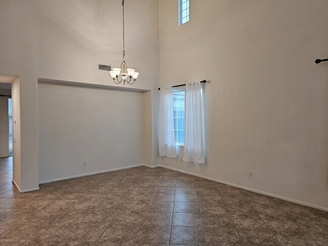 Building Photo - 80575 Stortford Avenue