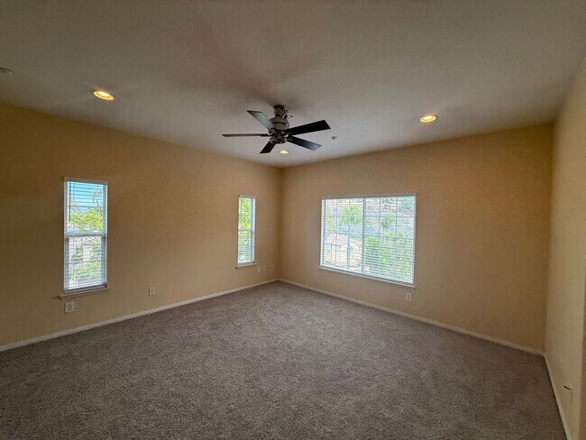 Building Photo - Elegant Scripps Ranch Home with 2 Car Garage!