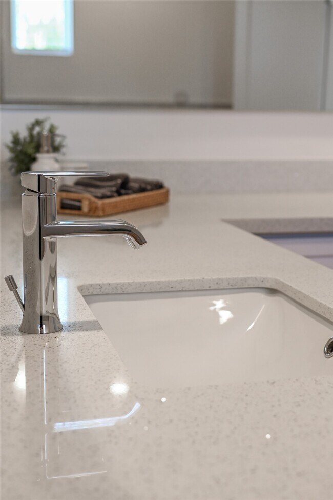 Building Photo - 7607 Victory Reserve St