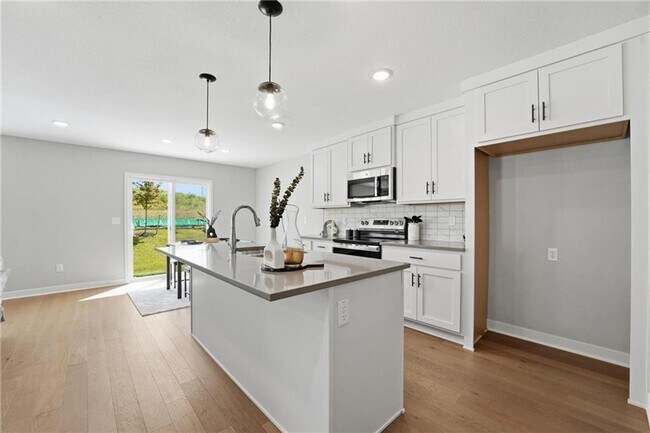 Building Photo - 707 Glenn Cir