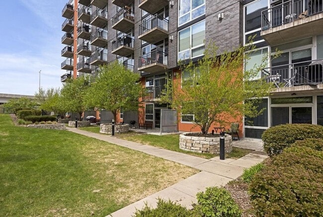 Building Photo - 730 N 4th St