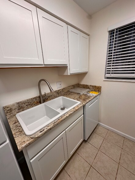 Building Photo - 9277 W 56th Pl