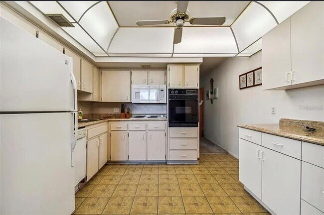 Building Photo - 2404 Florentine Way