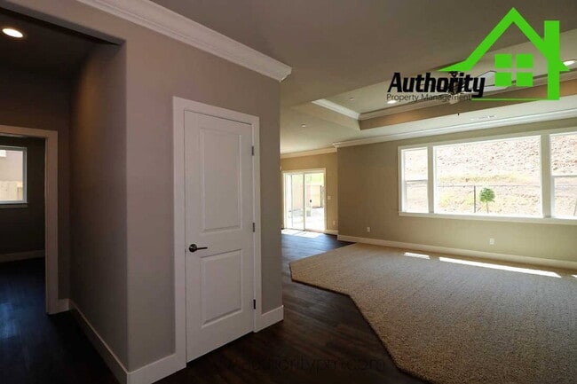 Building Photo - 20231 Ballentine Dr