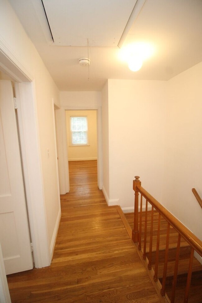 Building Photo - Lovely Towson 3bd/2ba Rowhome w/ CAC & W/D...