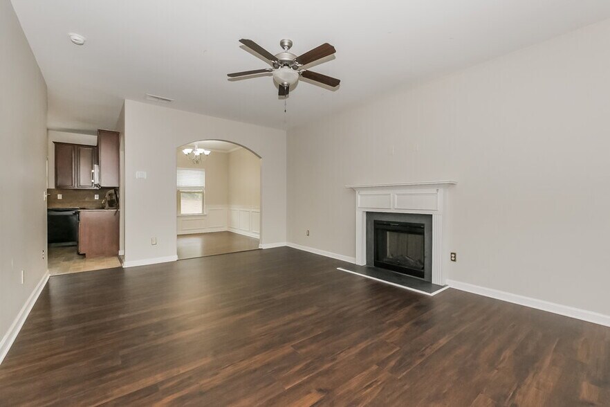 Building Photo - 632 Stevens Pl