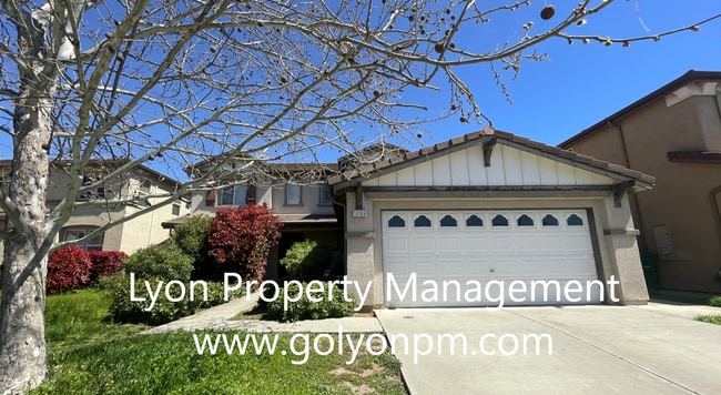 Primary Photo - Large house! 5 Bedrooms and a loft!