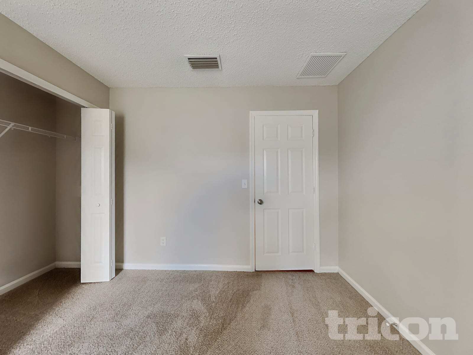 Building Photo - 7125 Beekman Lake Dr