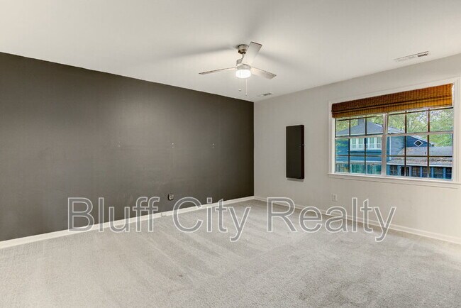 Building Photo - 6878 Kingham Cove