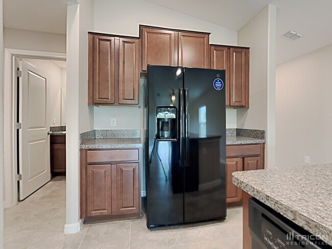 Building Photo - 5151 White Chicory Dr