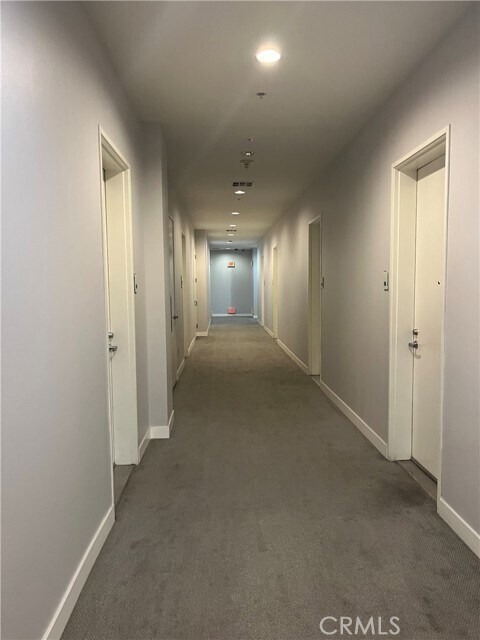 Building Photo - 175 S Lake Ave