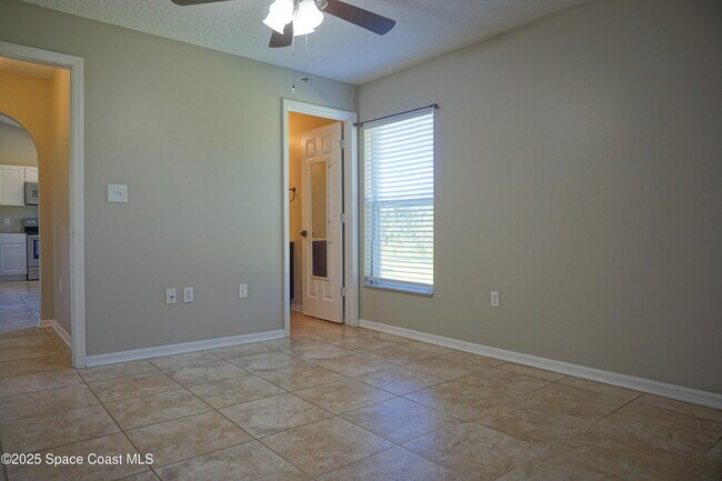 Building Photo - 1758 Tradewinds Ave SE